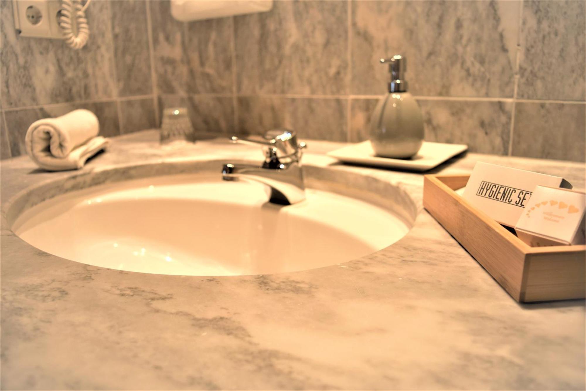 Hotel Zum Braeu Kinding Extérieur photo
