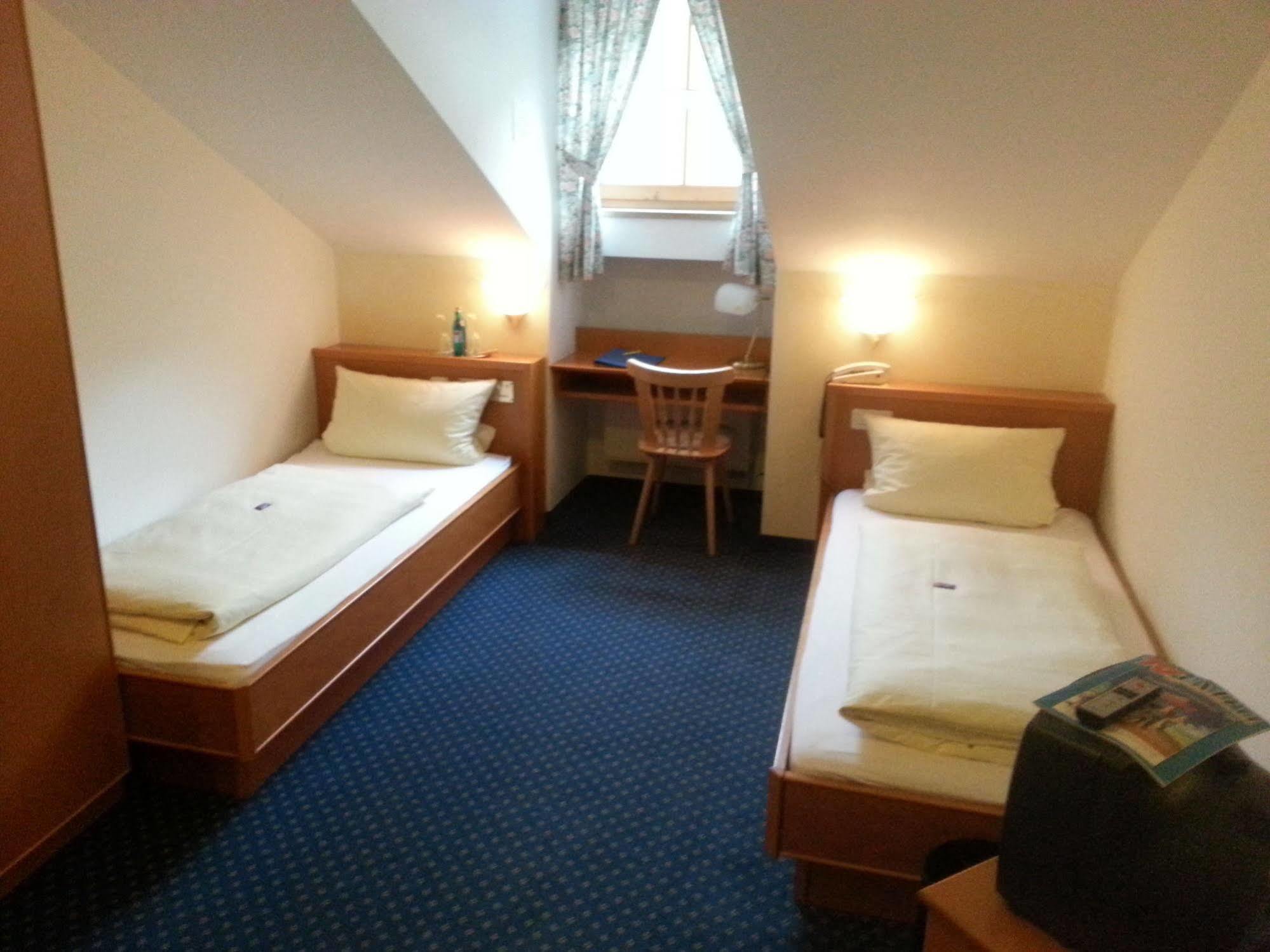 Hotel Zum Braeu Kinding Extérieur photo